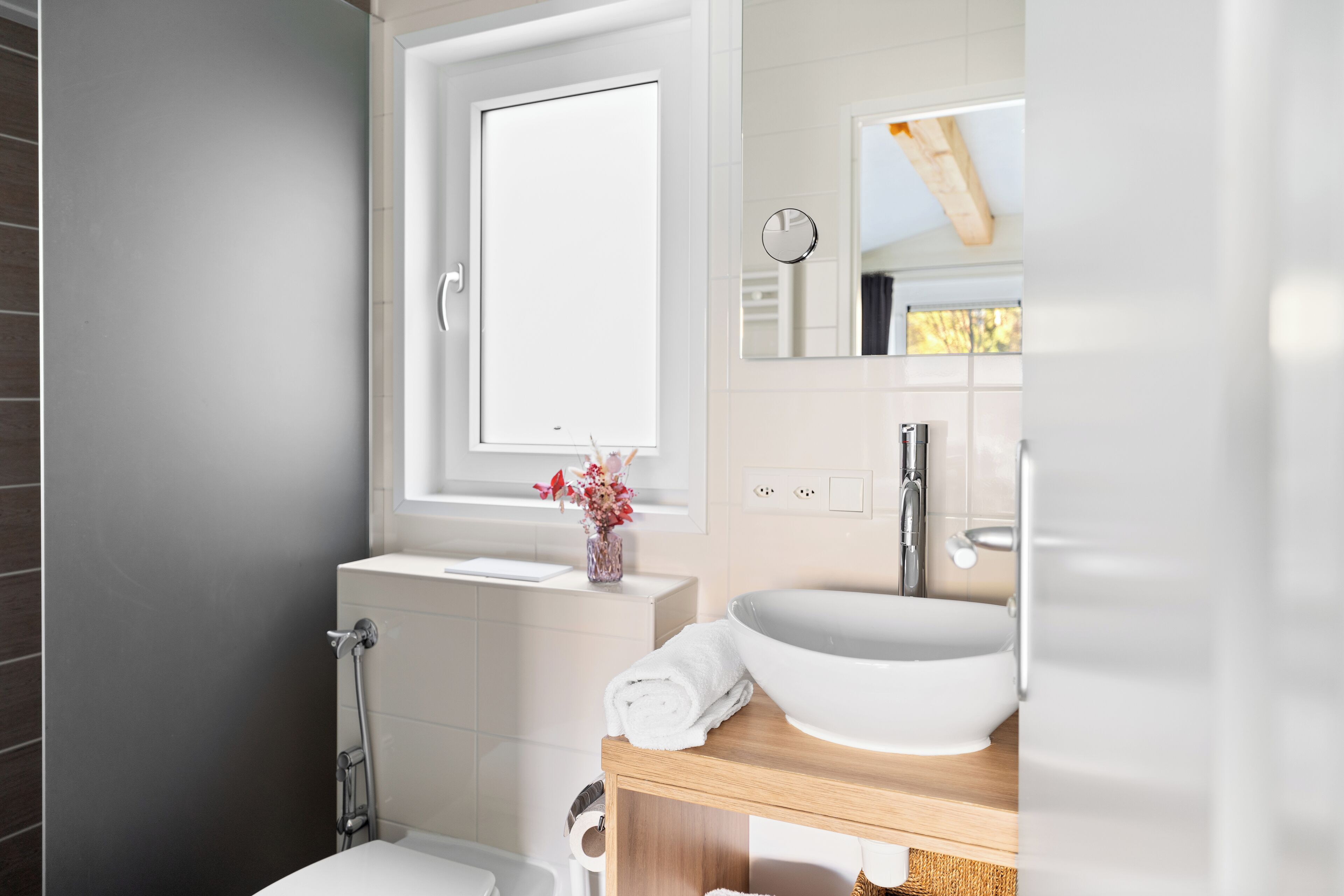 JAQAAR Set di asciugamani da 8 pezzi in 100% cotone, certificato ÖKO Tex, 550 GSM molto