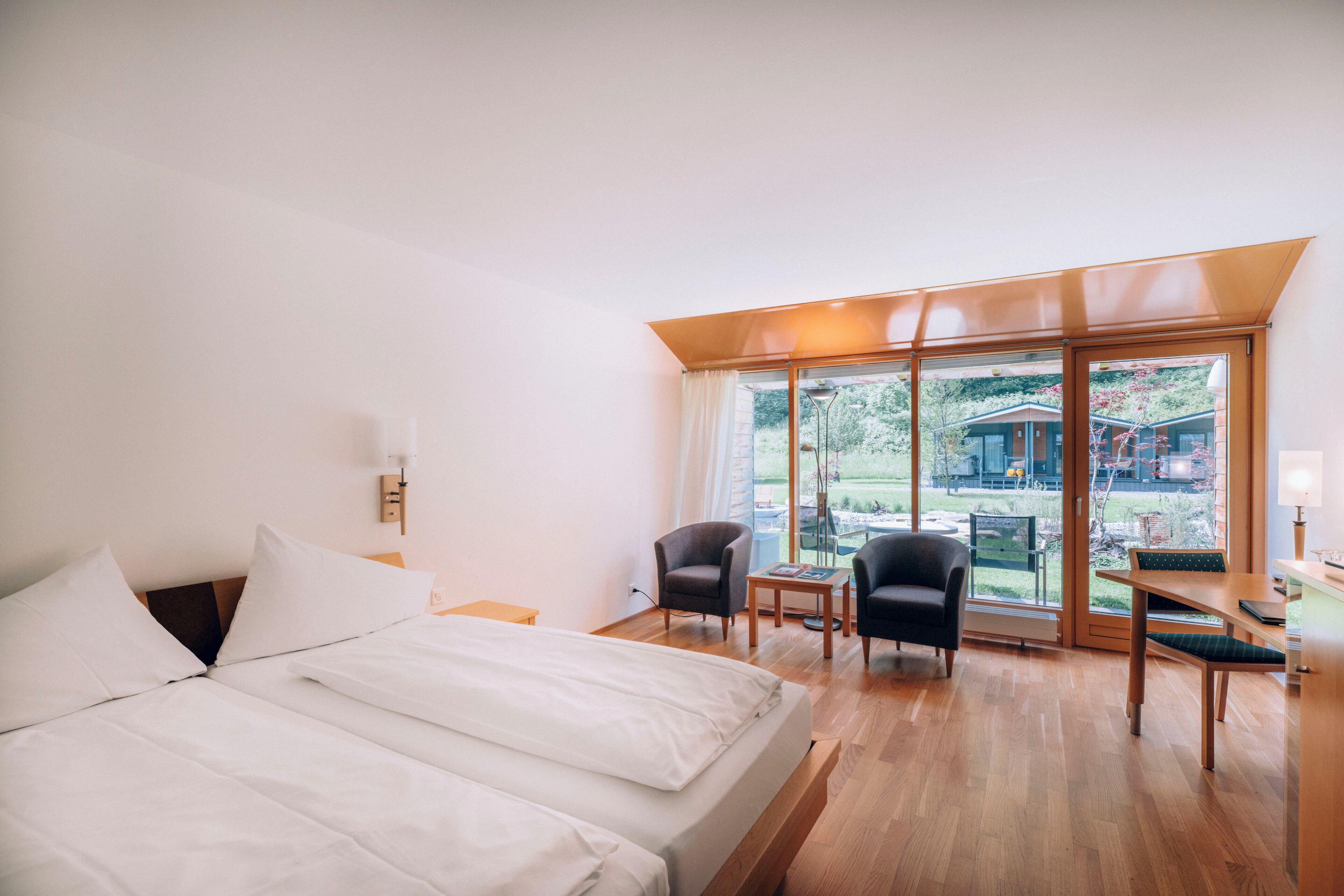 Doppelzimmer (Pavillon) | Daunenbettdecken, Zimmersafe, Schreibtisch, Verdunkelungsvorhänge