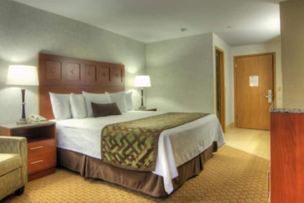 In-room safe, desk, blackout drapes, iron/ironing board
