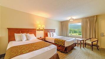 Escritorio, sistema de insonorización y tabla de planchar con plancha