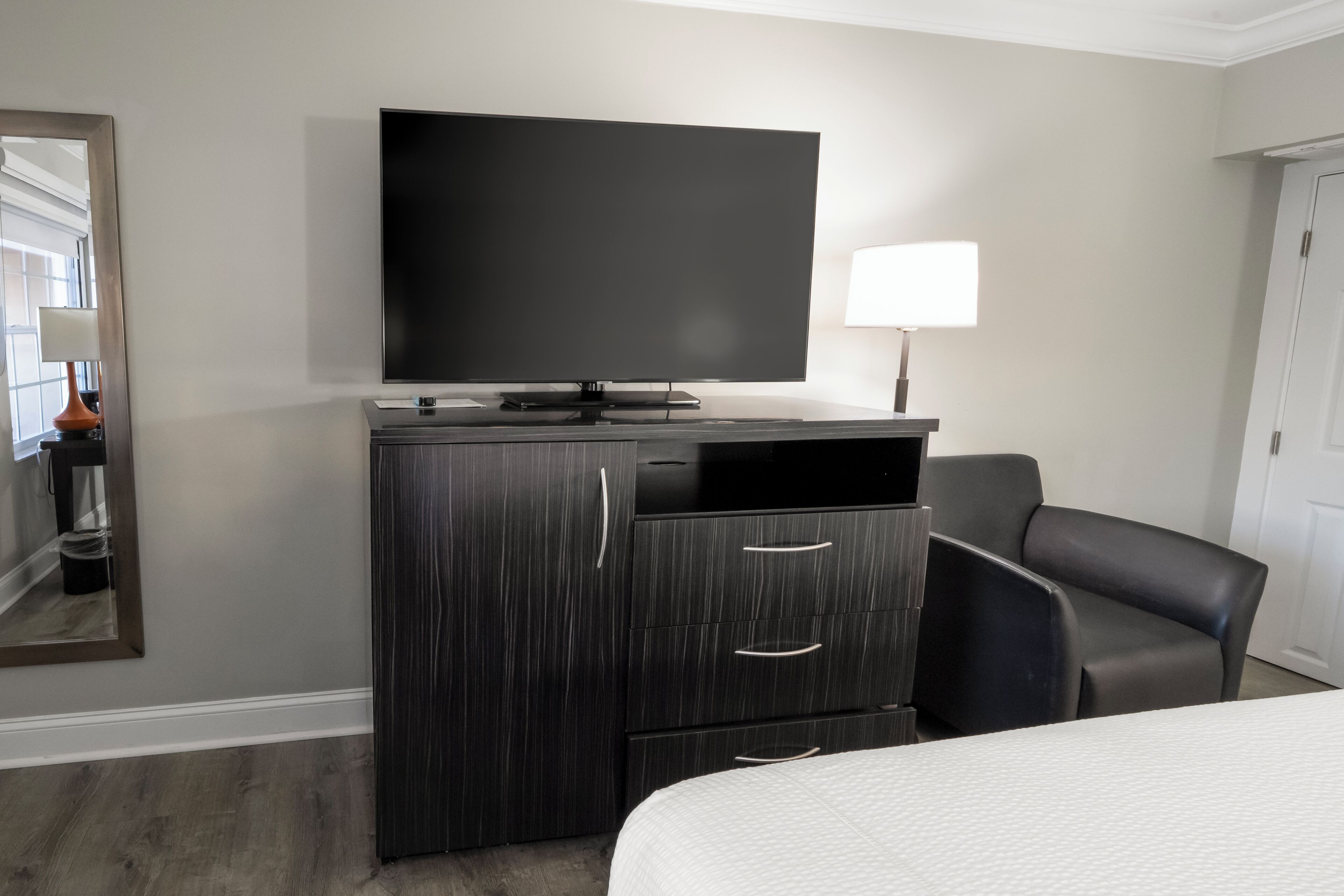 standard room, 1 king bed, non smoking, refrigerator & microwave | hypo-allergenic bedding, desk, laptop workspace, iron/ironing board