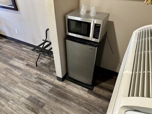 Mini fridge - West Inn NAU - Downtown Flagstaff (Flagstaff)
