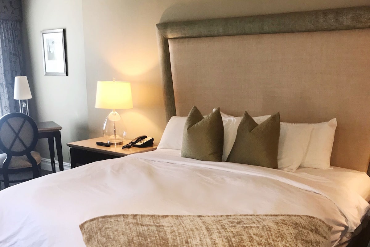 Two Bedroom Suite  | Premium bedding, down comforters, in-room safe, desk