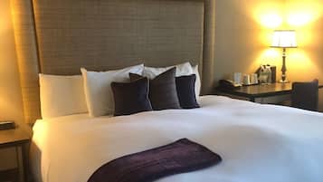 Habitación Deluxe, 1 cama King size | Ropa de cama de alta calidad y edredón