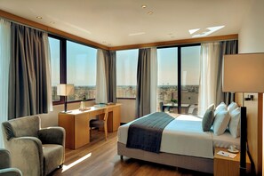 Premium bedding, down duvets, in-room safe, desk - Zeus Thessaloniki Lazart, Trademark Collection by Wyndham (Pavlos Melas)