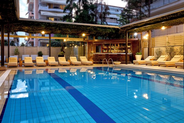 Seasonal outdoor pool, sun loungers, lifeguards on site