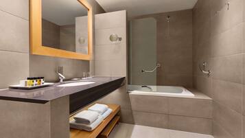Superior Double Room | Bathroom