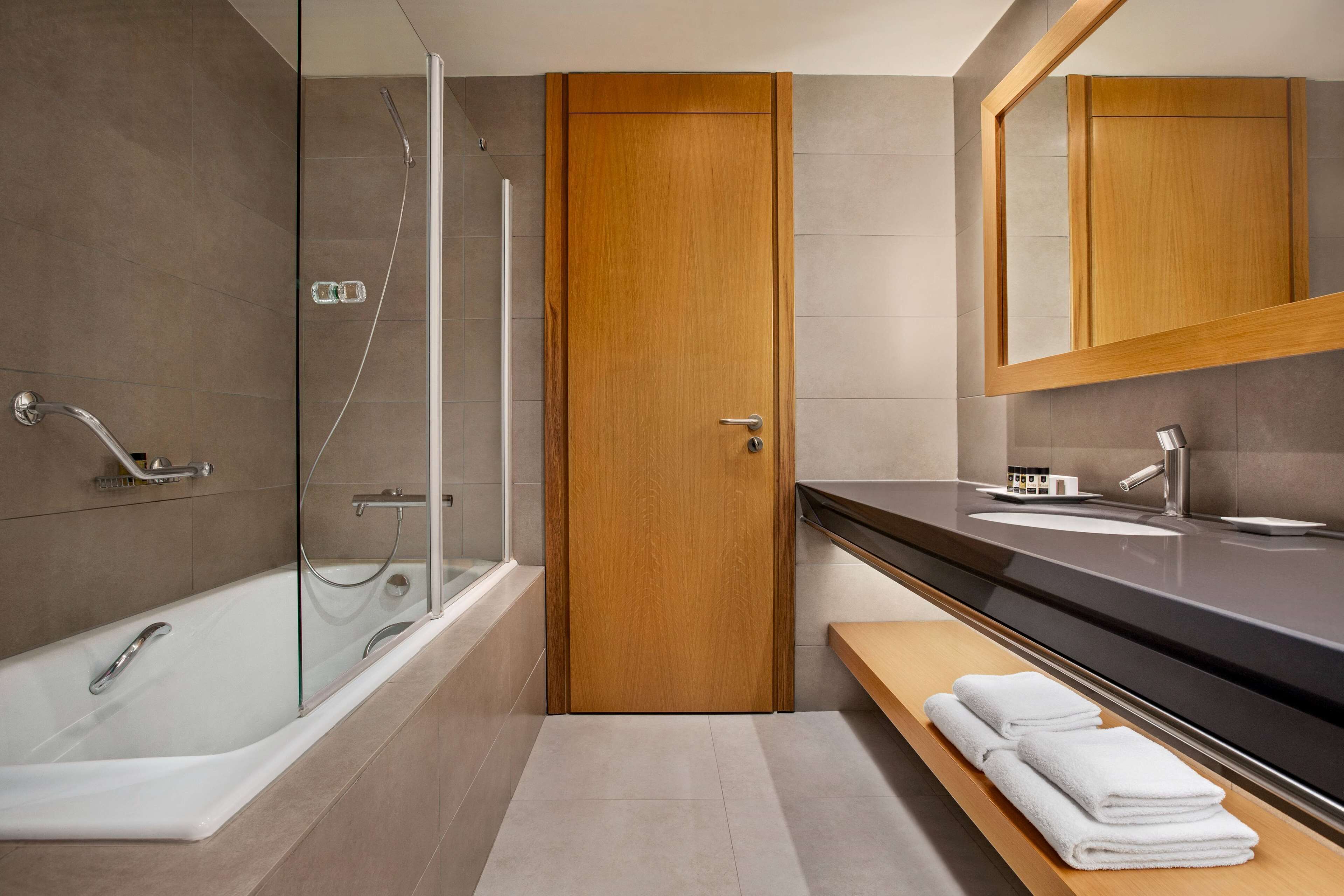 Superior Double Room | Bathroom