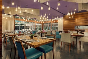 Breakfast, dinner served; Mediterranean cuisine, pool views - Zeus Thessaloniki Lazart, Trademark Collection by Wyndham (Pavlos Melas)