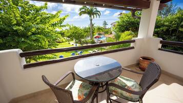 Suite, hageutsikt | Utsikt fra balkong