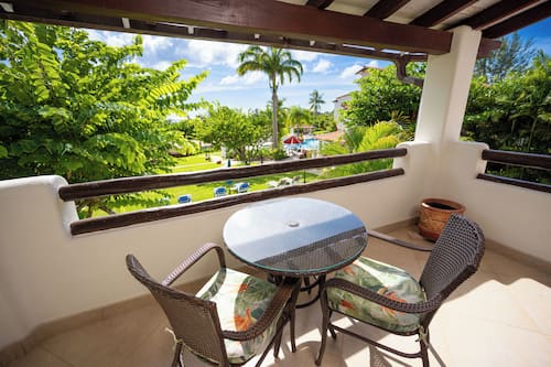 Suite, Garden View | Balcony view