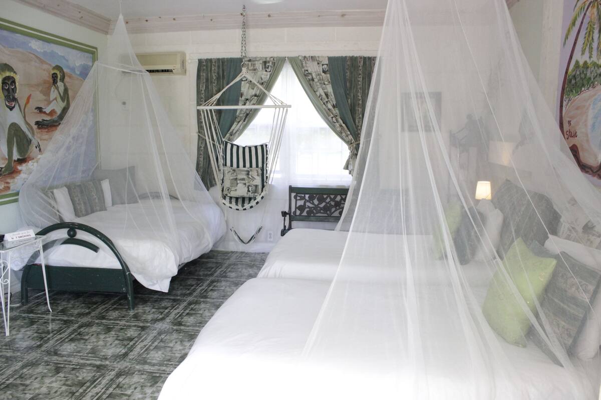 Deluxe Apartment | Iron/ironing board (on request), WiFi (free), individually decorated