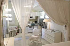 Superior Apartment - The Legend Garden Condos (Mullins)
