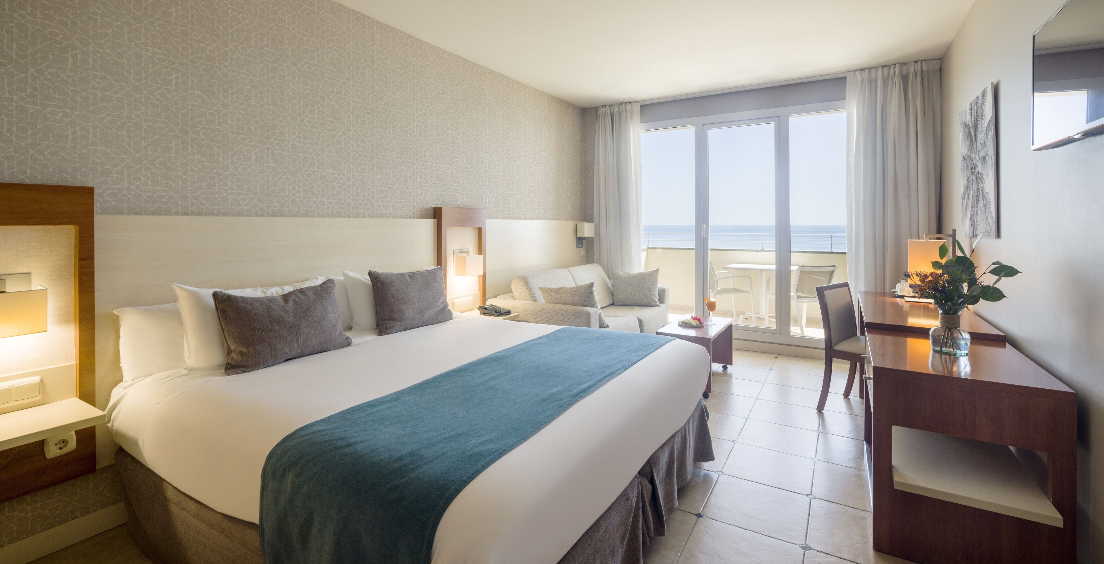 Double Room, Sea View | In-room safe, desk, laptop workspace, soundproofing