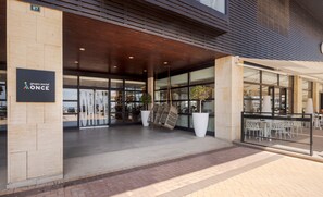 Property entrance - Hotel ILUNION Fuengirola (Fuengirola)