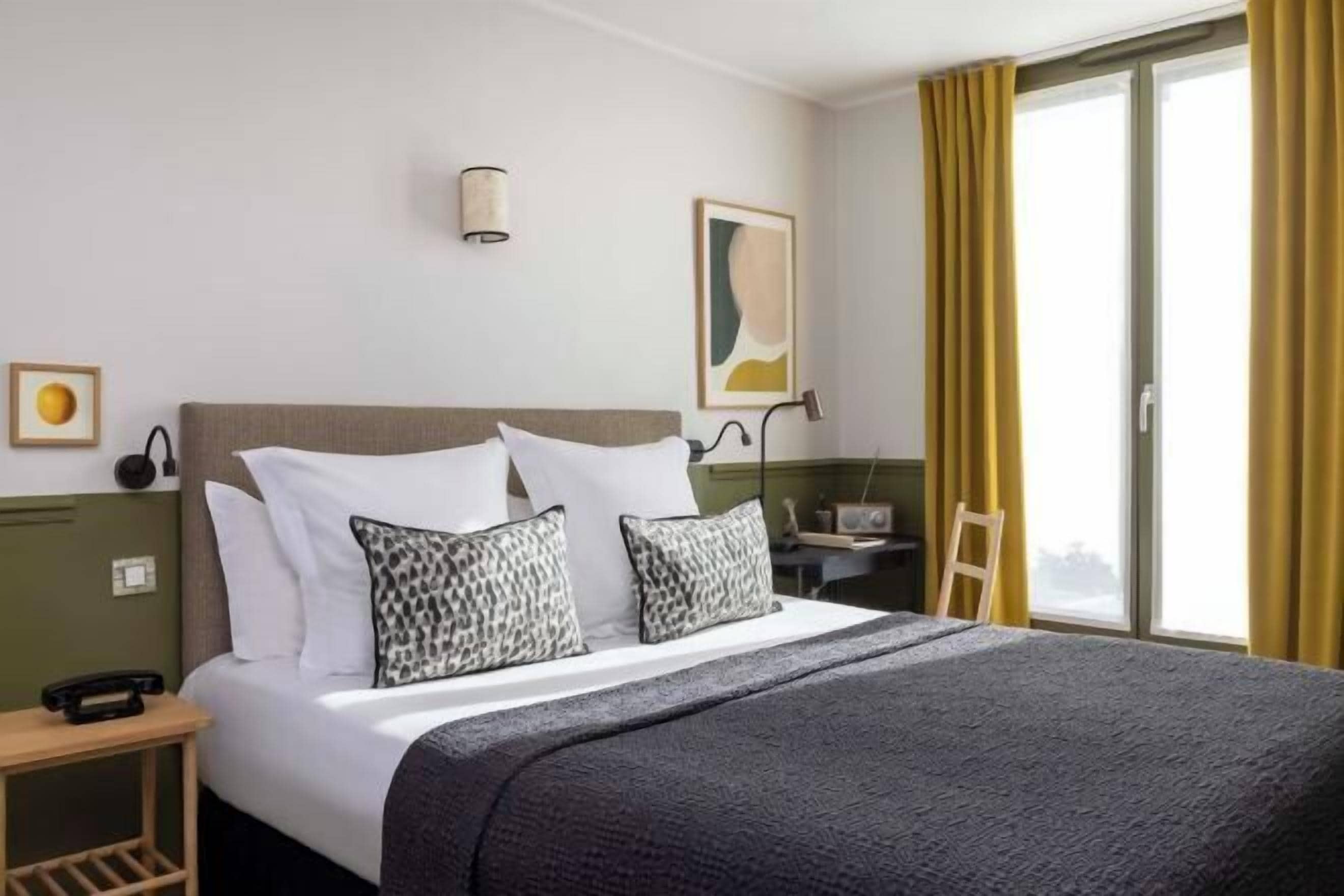 Premium bedding, in-room safe, desk, soundproofing