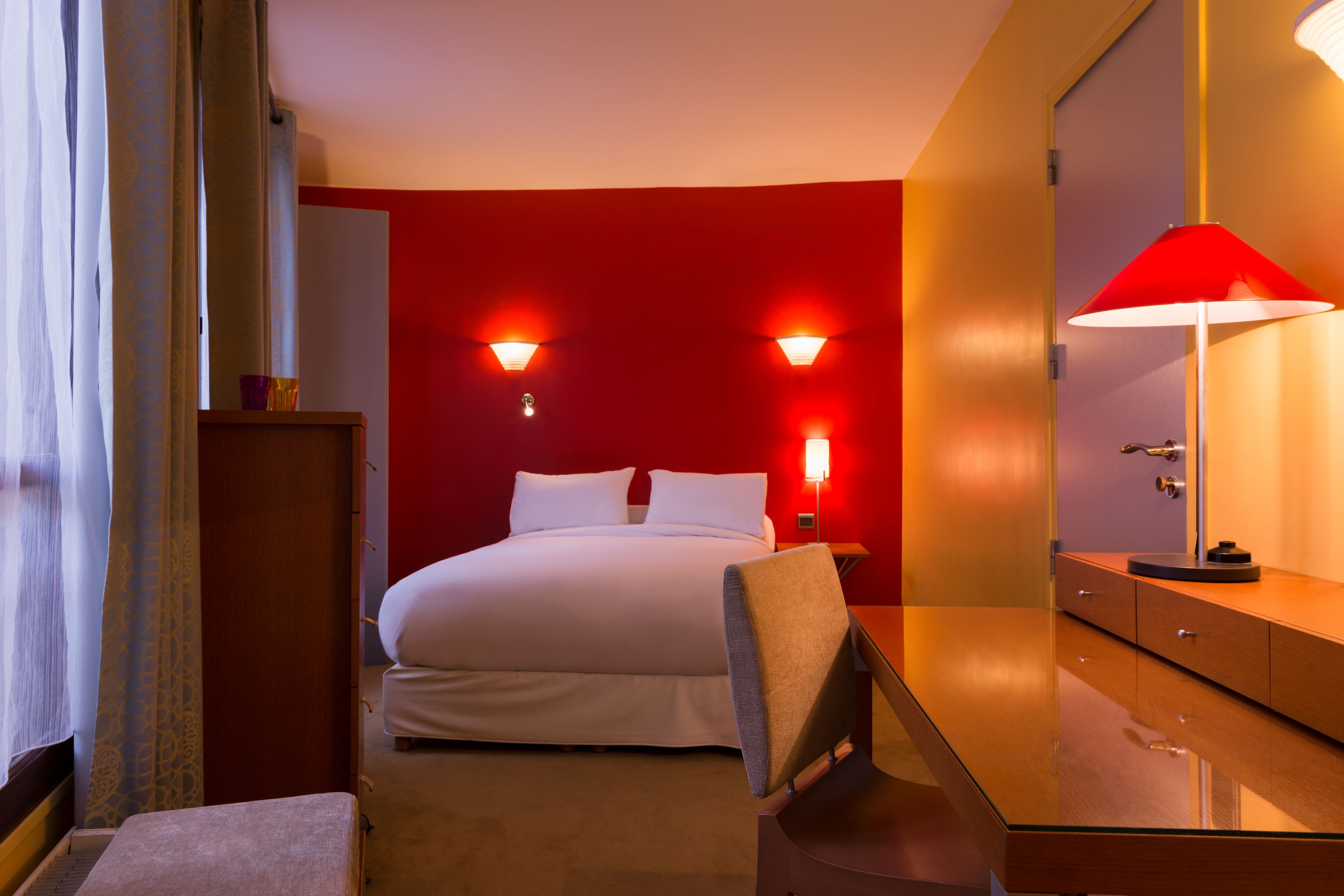 standard double room | select comfort beds, minibar, individually decorated, desk