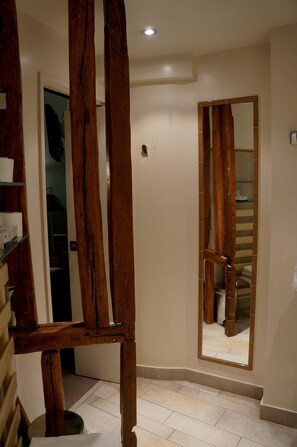 Select Comfort beds, minibar, individually decorated, desk - Hôtel Danemark (Paris)