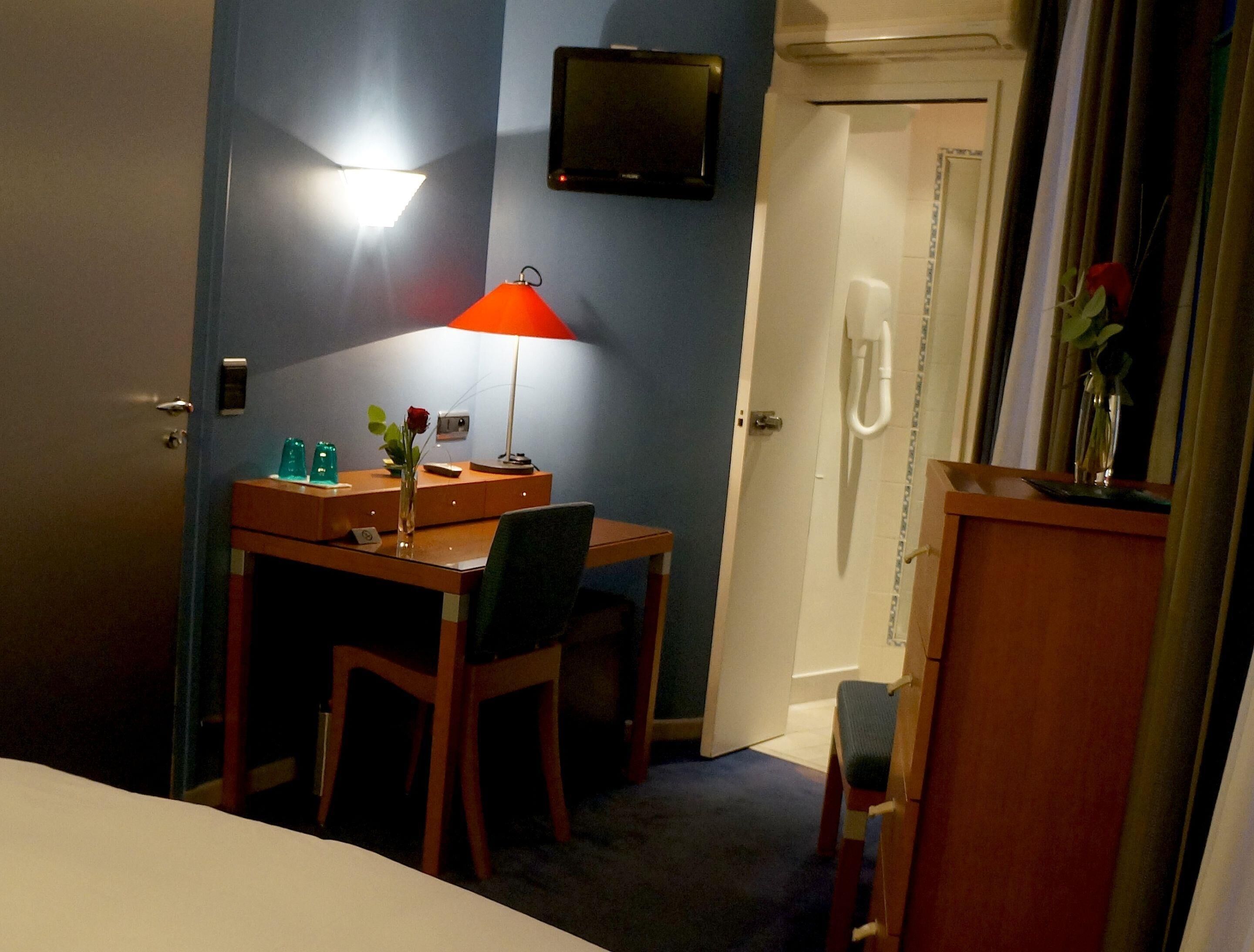 select comfort beds, minibar, individually decorated, desk