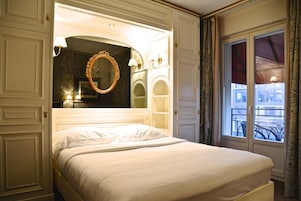 Ropa de cama de alta calidad y minibar