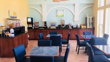 Tägliches inbegriffenes Frühstück zum Mitnehmen