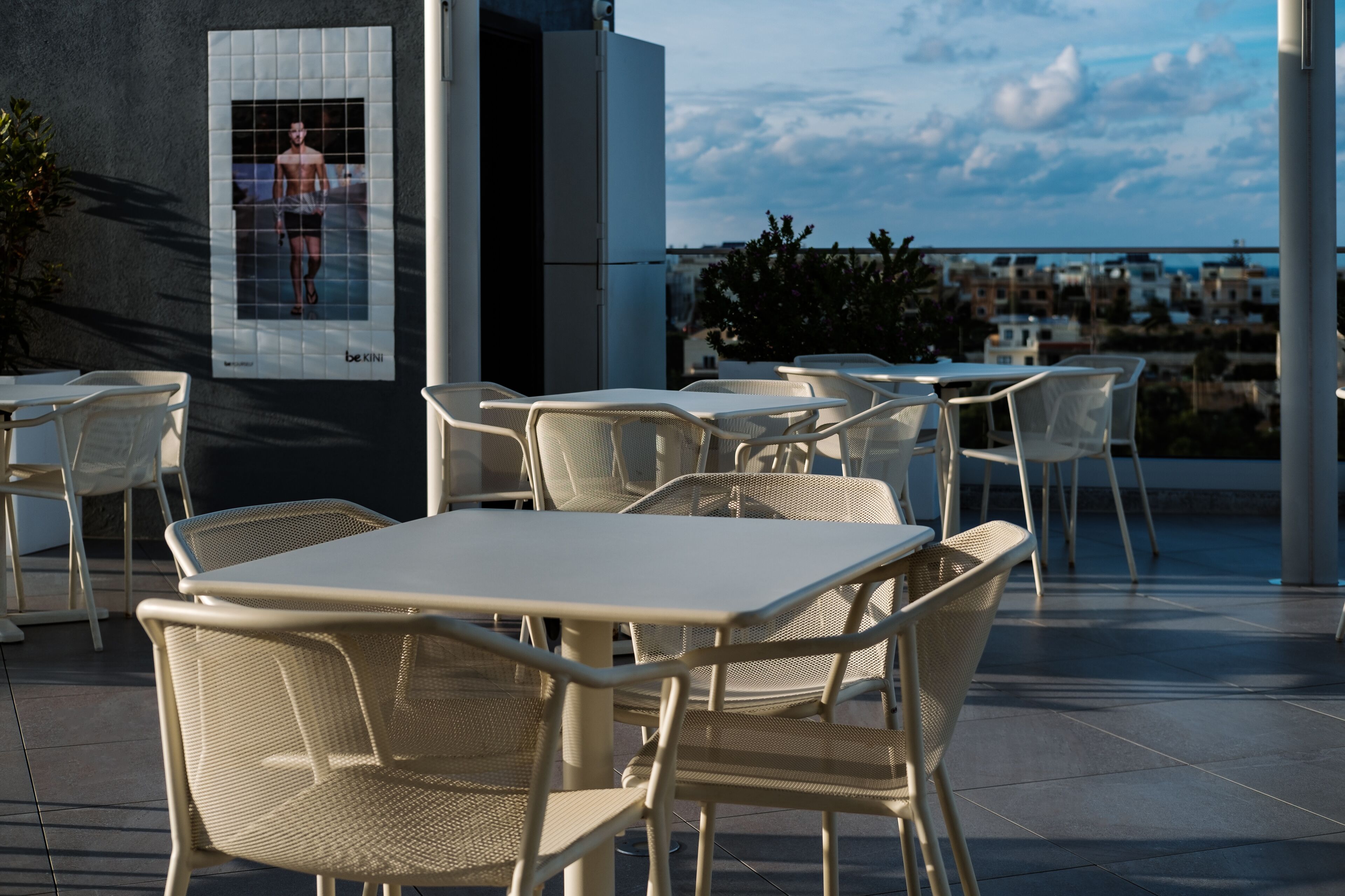 breakfast, lunch and dinner served