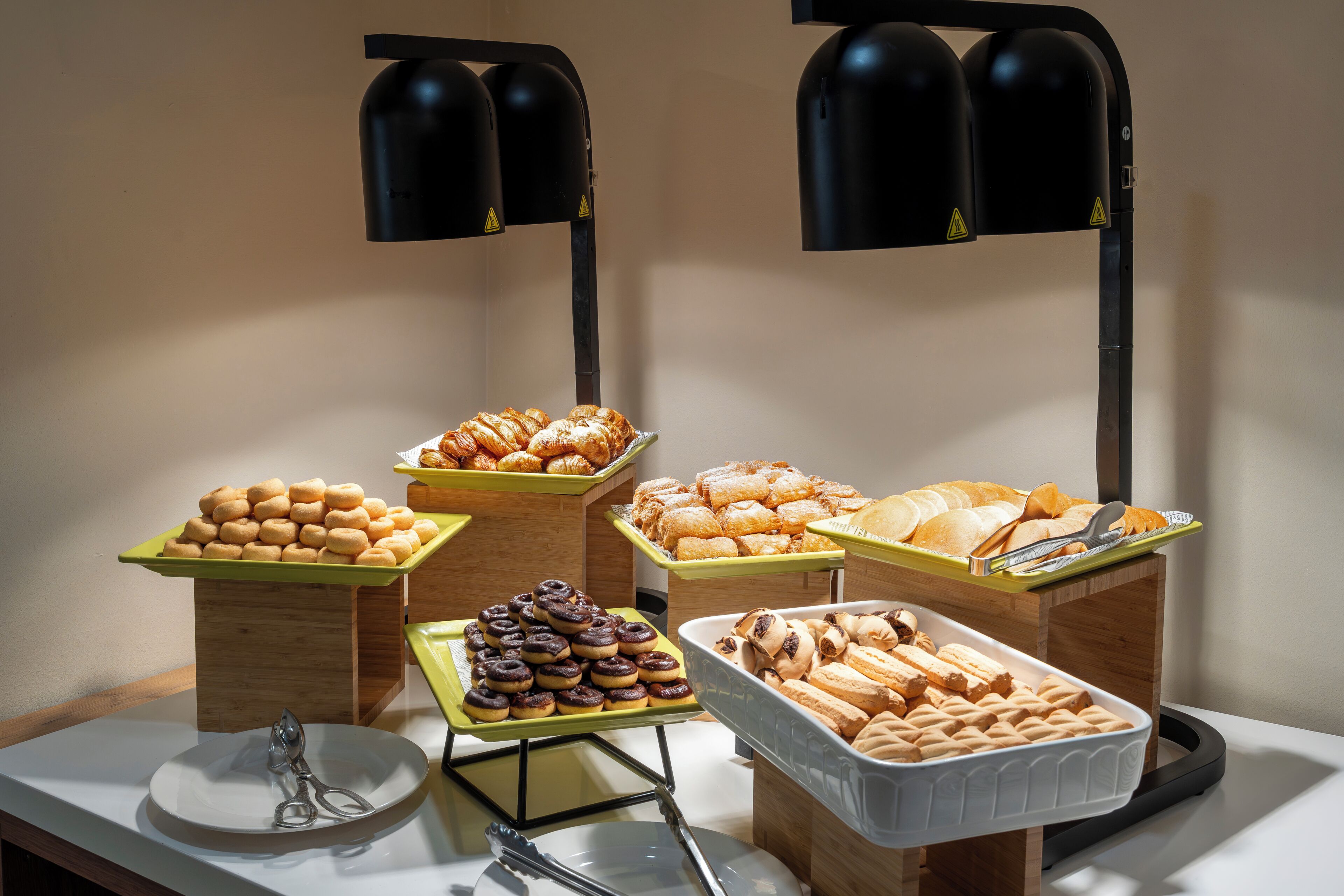 Frokost, lunsj og middag serveres