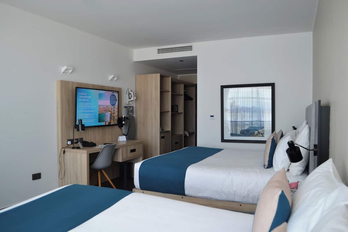 Quadruple Room | 1 bedroom, minibar, in-room safe, desk