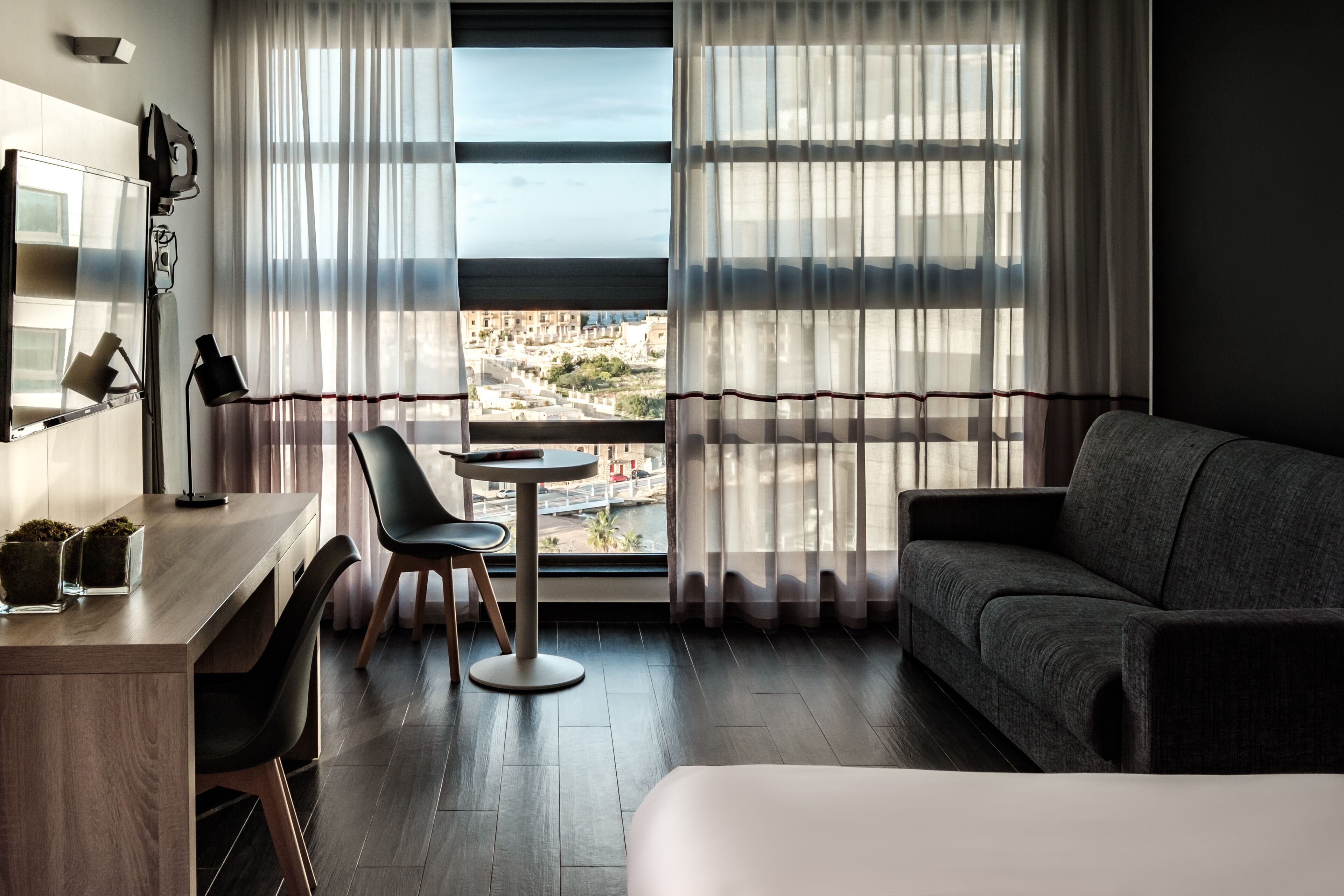 suite, terrace | living area | lcd tv, pay films