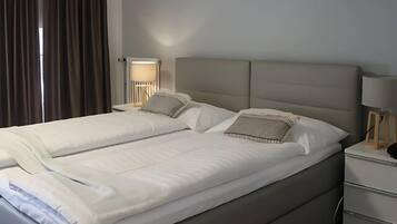 Premium bedding, minibar, individually decorated, desk