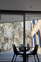 每日供应自助式早餐（每人 CHF 18）