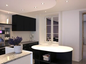 Bruser, gratis toiletartikler, hårtørrer, håndklæder