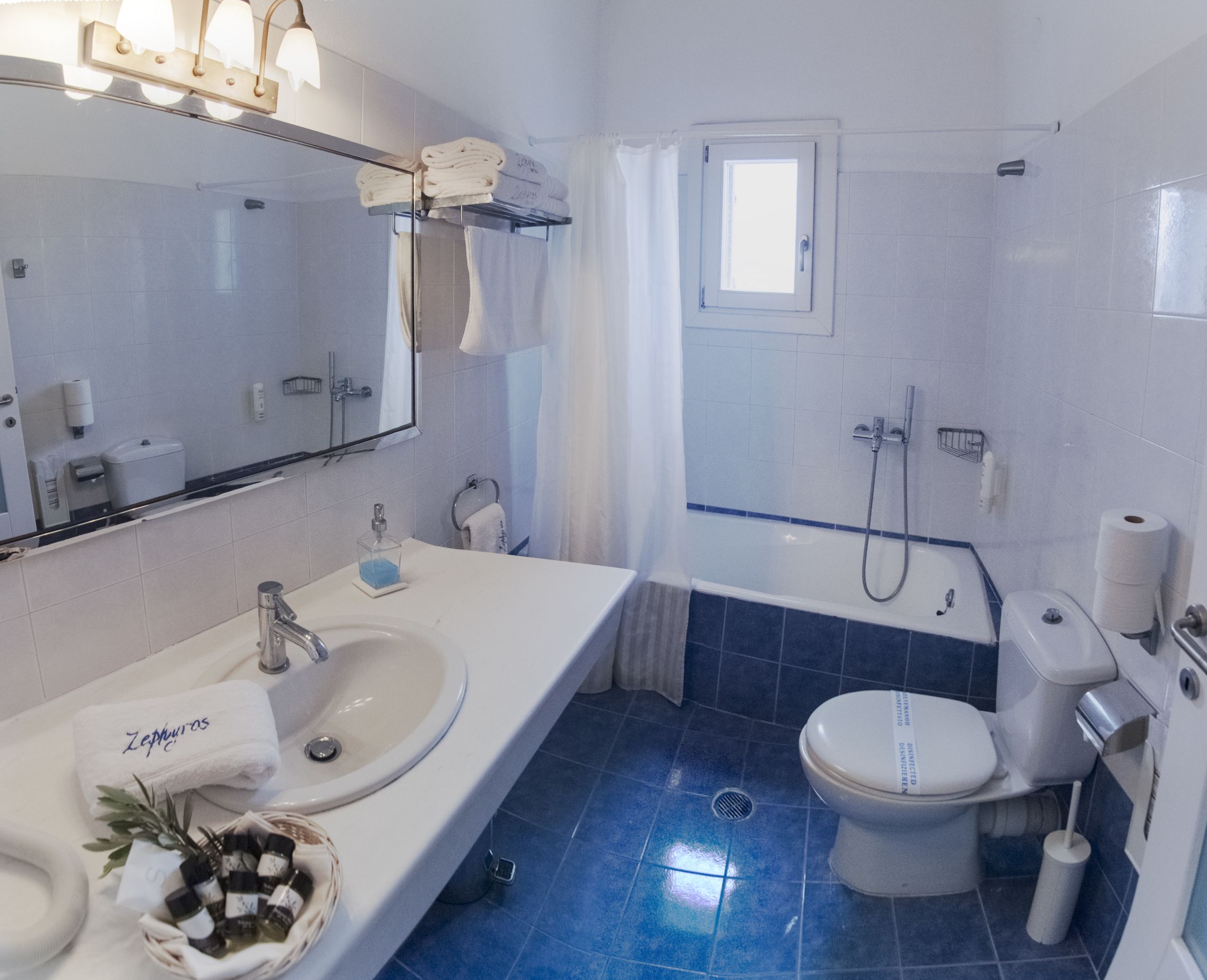 superior double or twin room | bathroom | free toiletries, hair dryer, bathrobes, slippers