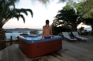 Bañera de hidromasaje exterior