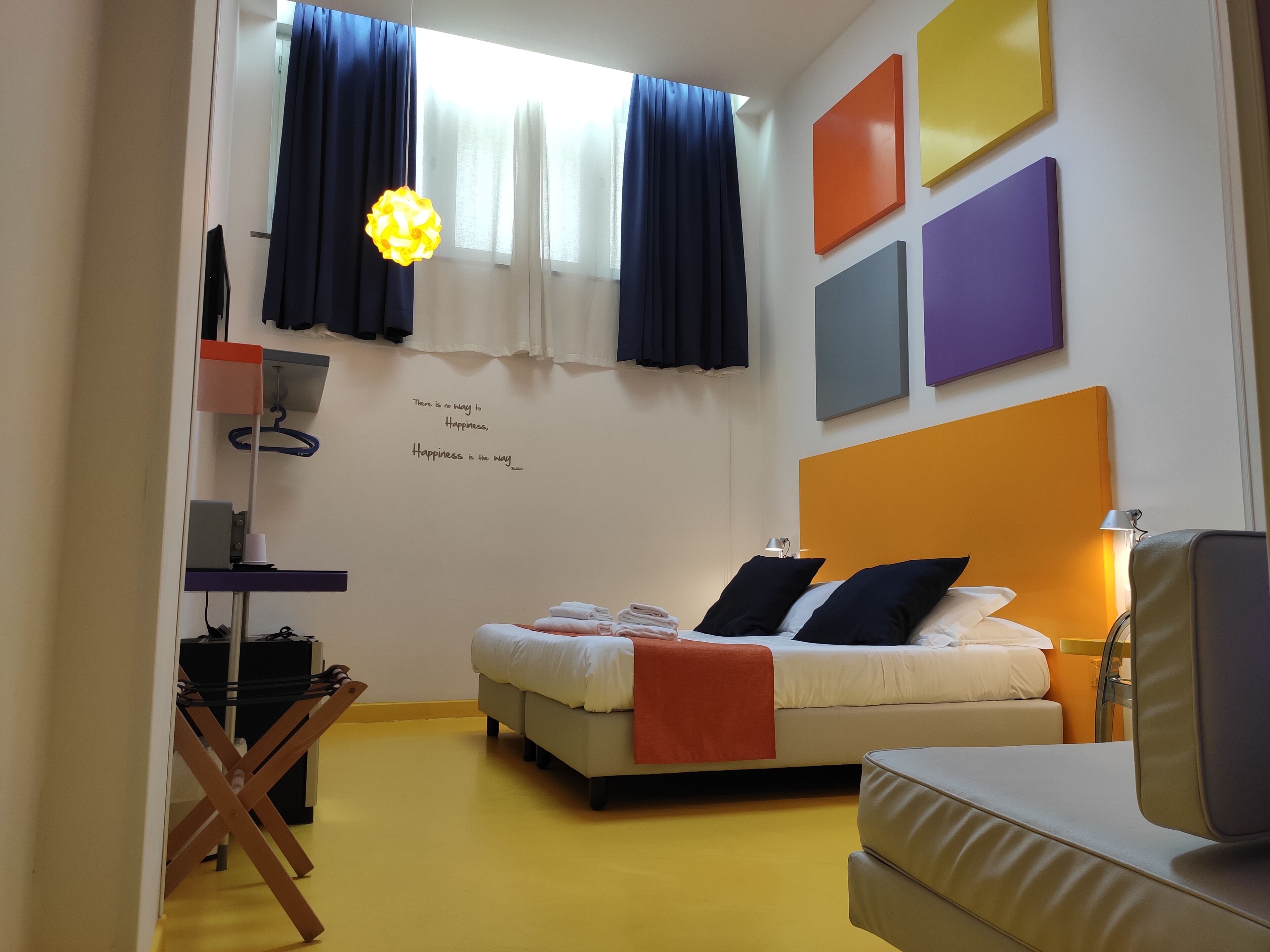 standard triple room | 1 bedroom, minibar, in-room safe, desk