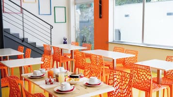 Tägliches inbegriffenes Frühstücksbuffet