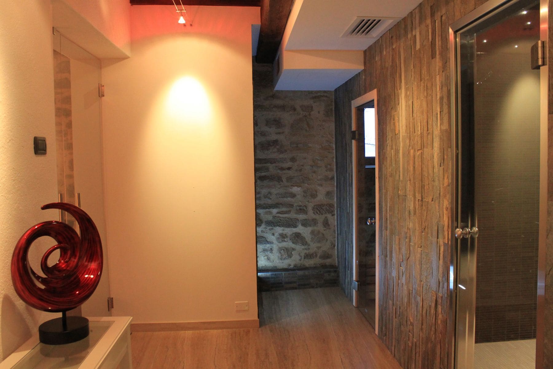 sauna, turkish bath/hammam, body treatments, mud baths, body scrubs