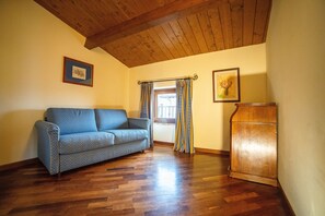 Suite | Living area