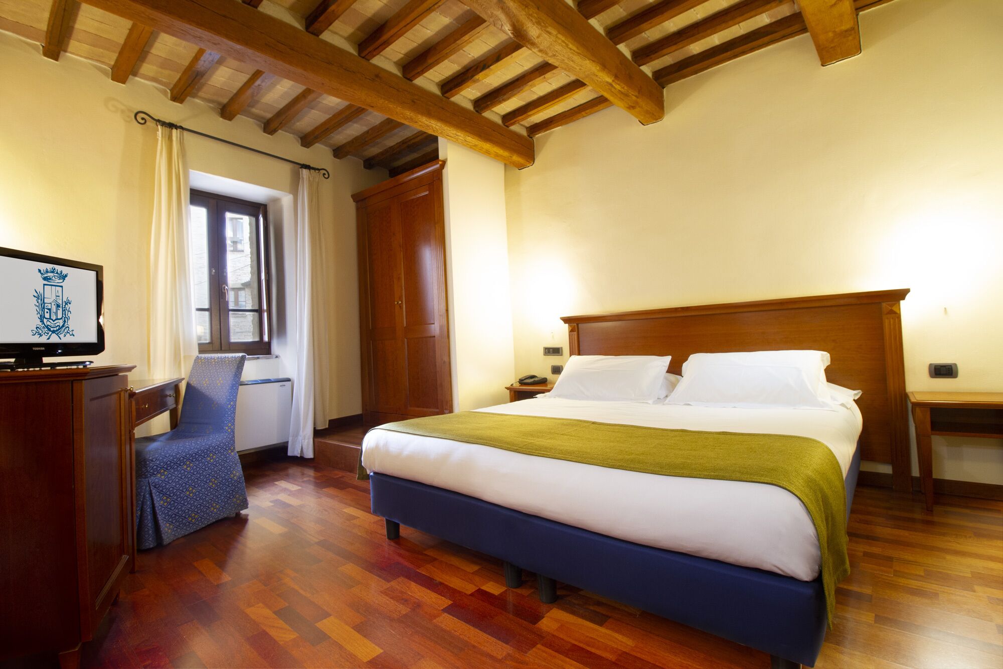 classic double or twin room | minibar, in-room safe, soundproofing, iron/ironing board