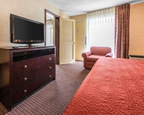 Suite, 1 Tempat Tidur King dengan tempat tidur Sofa, Bebas Asap Rokok | Meja kerja, setrika/meja setrika, dan tempat tidur bayi gratis