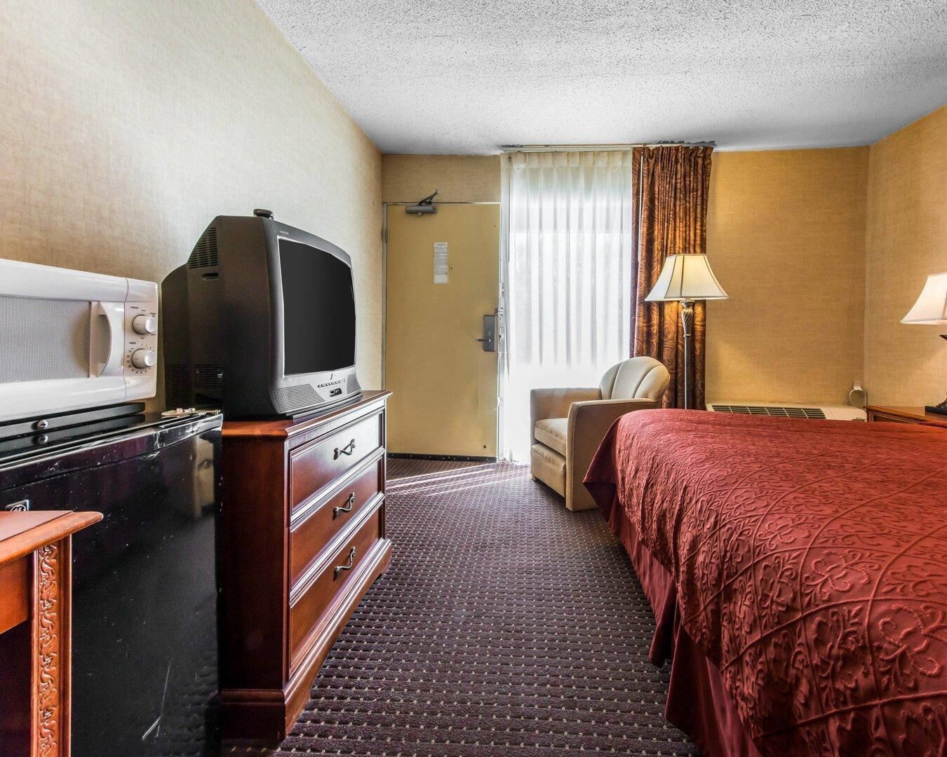 Desk, iron/ironing board, free cribs/infant beds, free WiFi