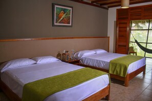 Premium bedding, in-room safe, desk, bed sheets - Heliconia Amazon River Lodge (Indiana)