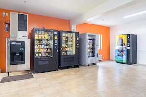 Vending machine - Motel 6 Jonesboro, GA (Jonesboro)