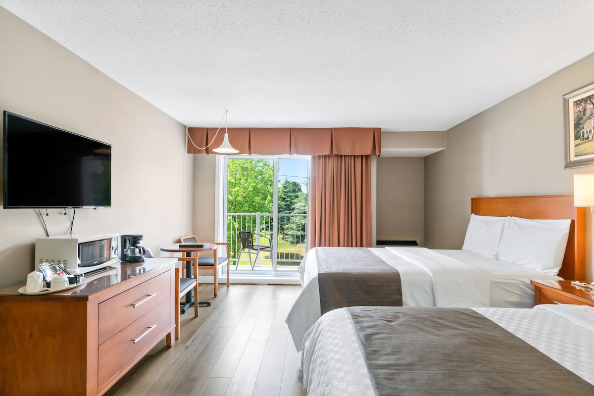 Queen Room with Kitchenette - 2 Queen Beds | Egyptian cotton sheets, premium bedding, pillowtop beds, desk