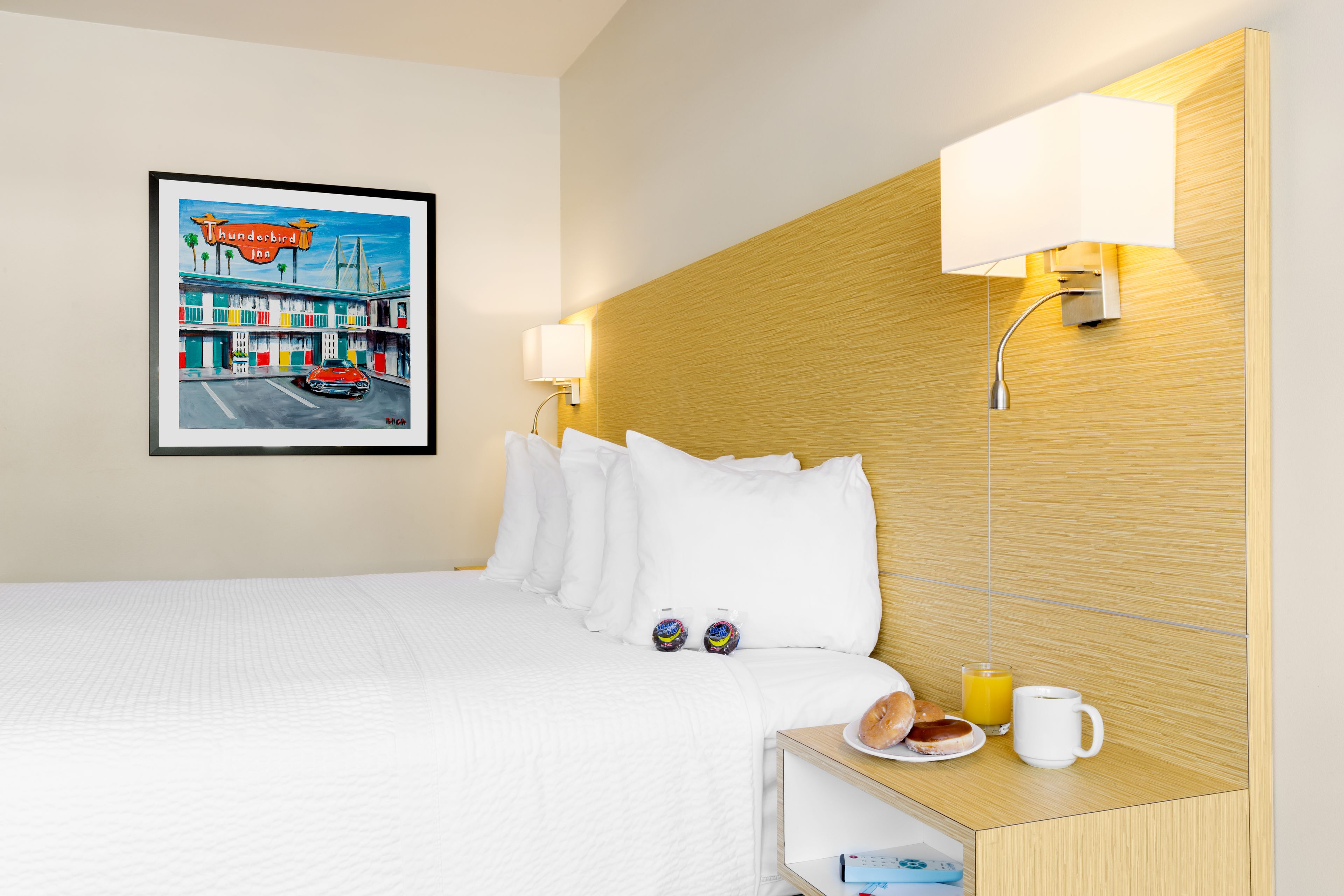 standard room, 1 king bed | premium bedding, pillow-top beds, individually decorated, desk