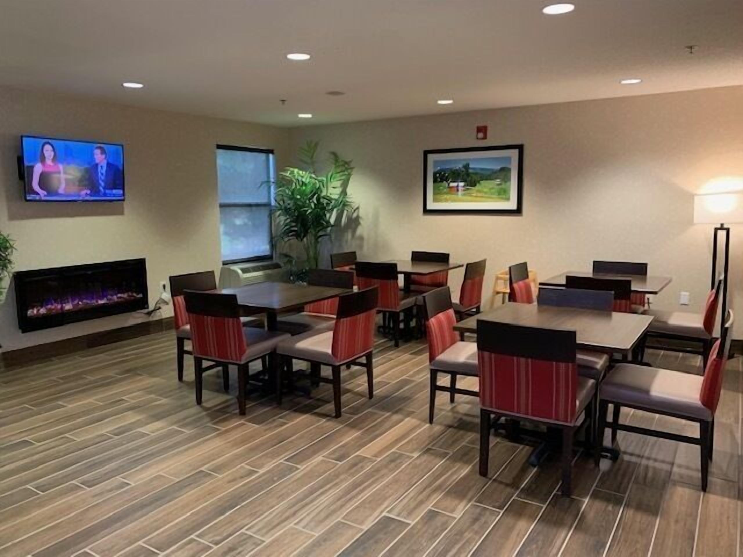 free daily continental breakfast