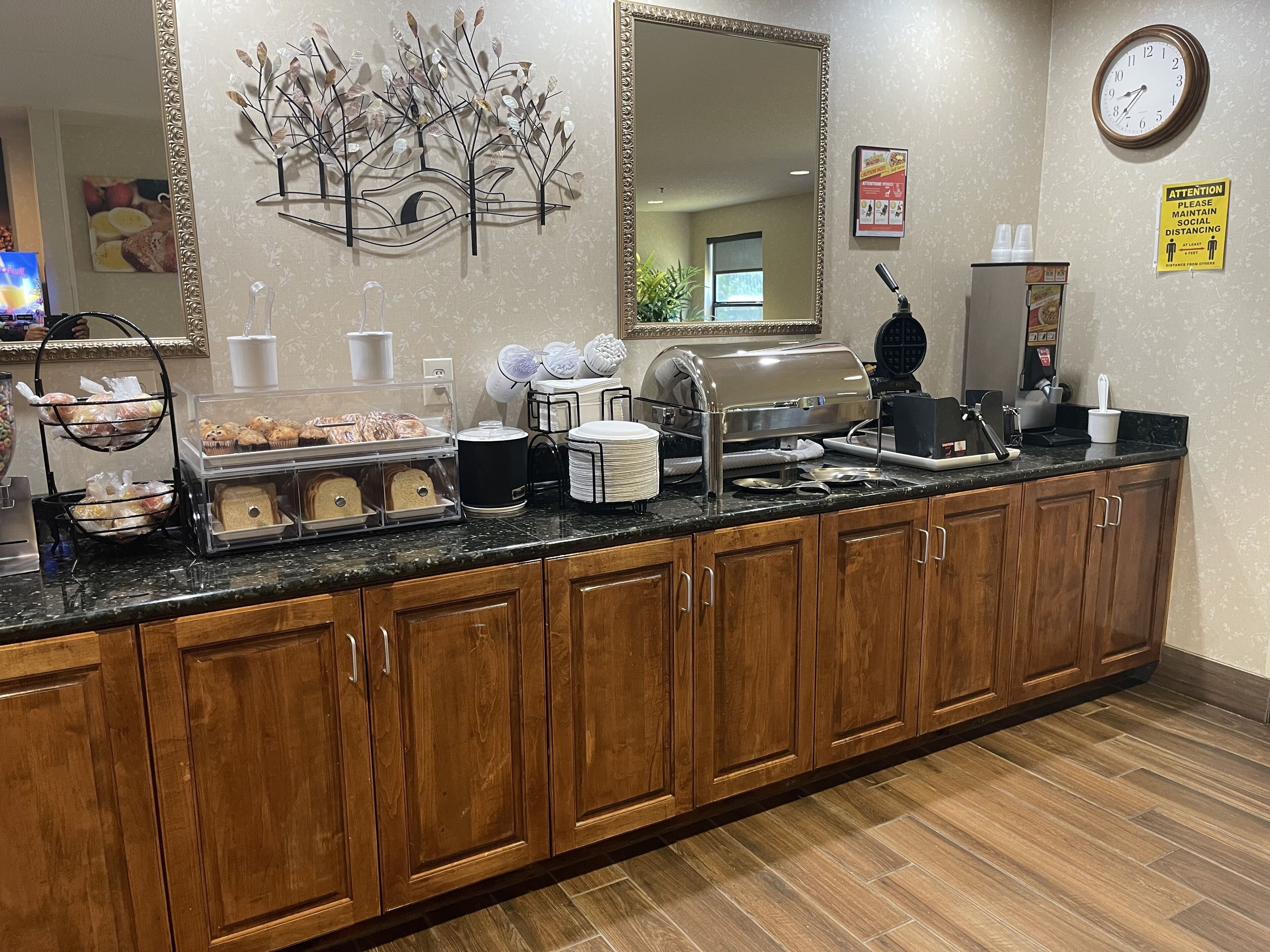 free daily continental breakfast