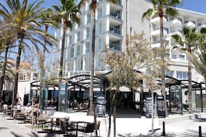 2 Restaurants, Frühstück, Mittagessen, Abendessen, mediterrane Küche