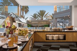 Daily buffet breakfast (EUR 20 per person)