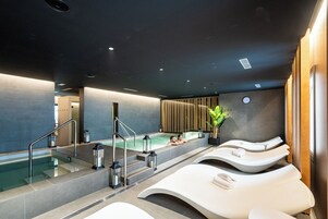 Salas de tratamientos para parejas, sauna, bañera de hidromasaje